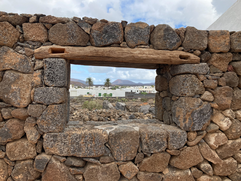 Patio - Blick in die Feuerberge