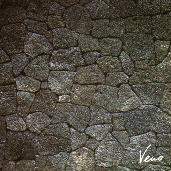 Mauer aus Vulkansteinen